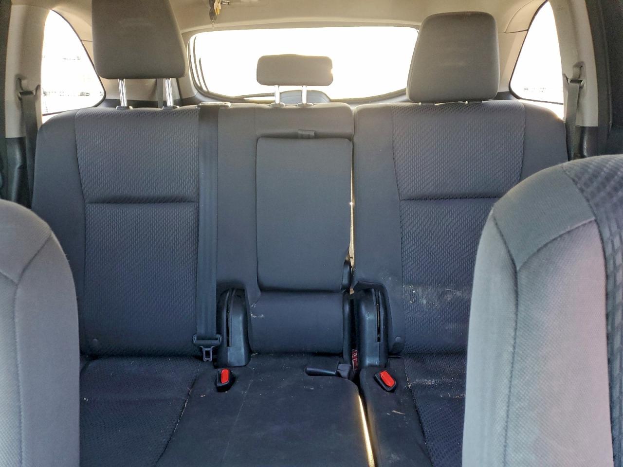 2016 TOYOTA HIGHLANDER LE photo 28
