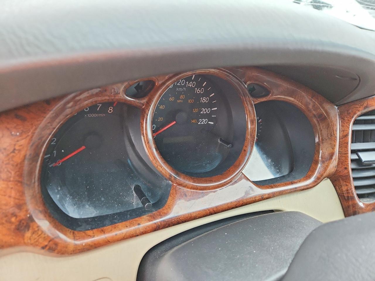 2003 TOYOTA HIGHLANDER LIMITED photo 9