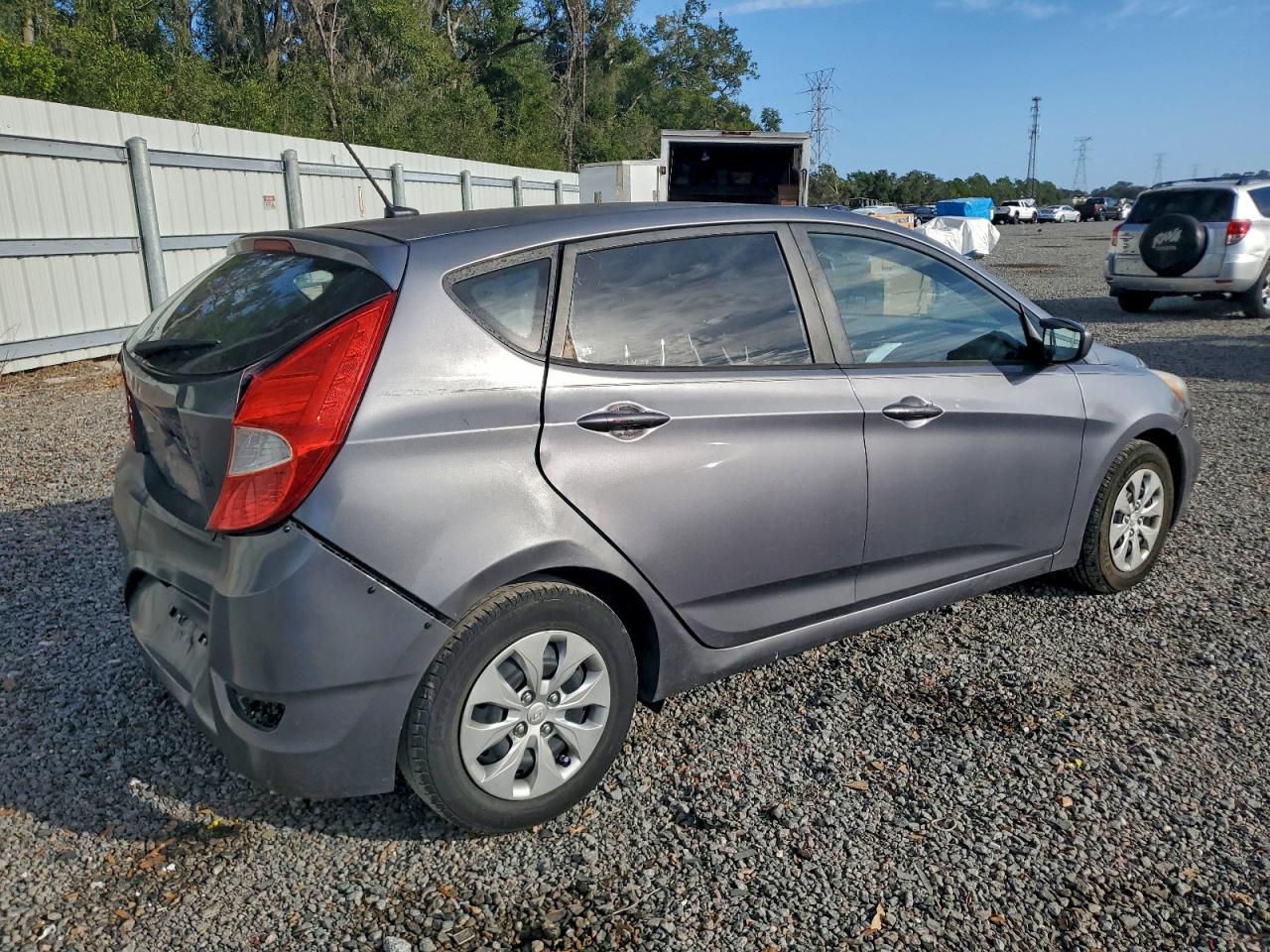 2016 HYUNDAI ACCENT SE photo 3
