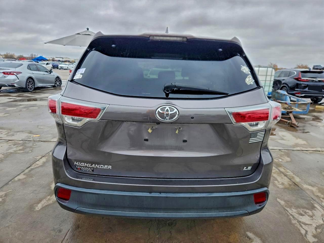2016 TOYOTA HIGHLANDER LE photo 16