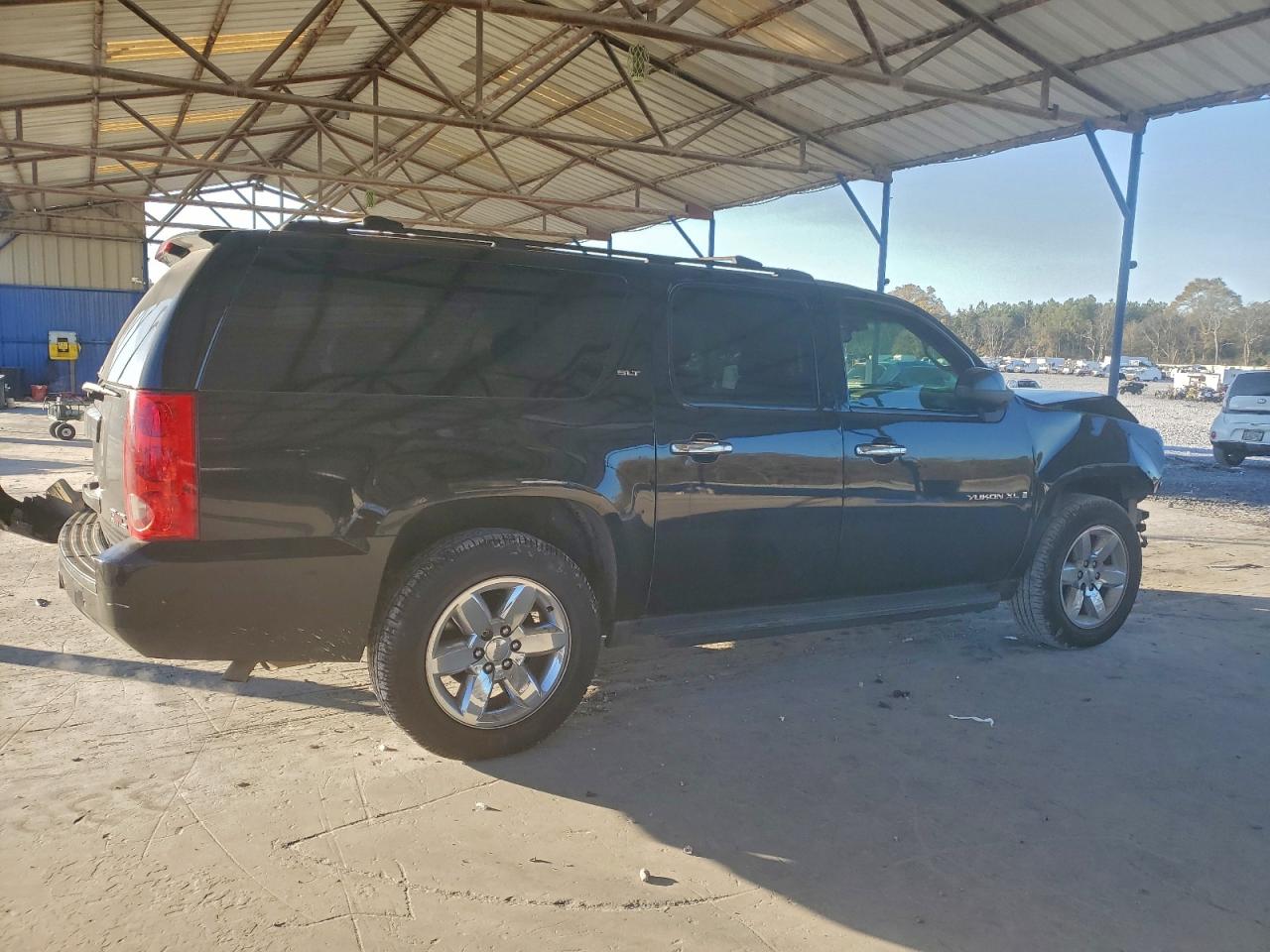 2009 GMC YUKON XL C1500 SLT photo 3