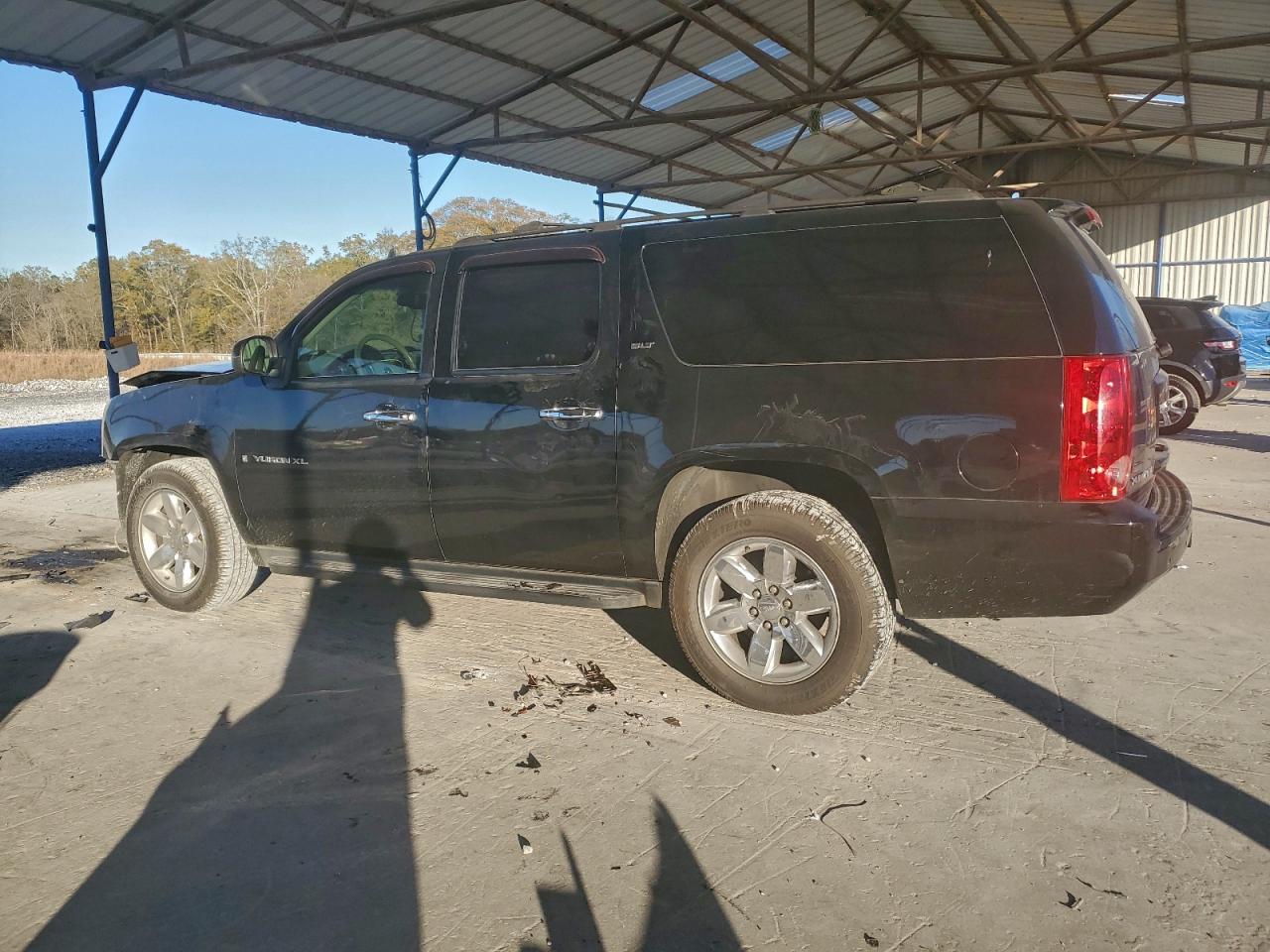 2009 GMC YUKON XL C1500 SLT photo 2