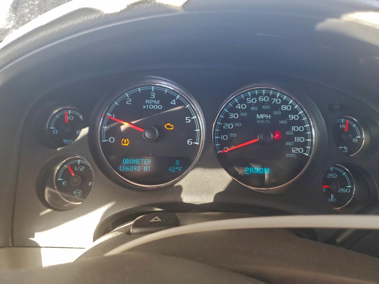 2009 GMC YUKON XL C1500 SLT photo 9