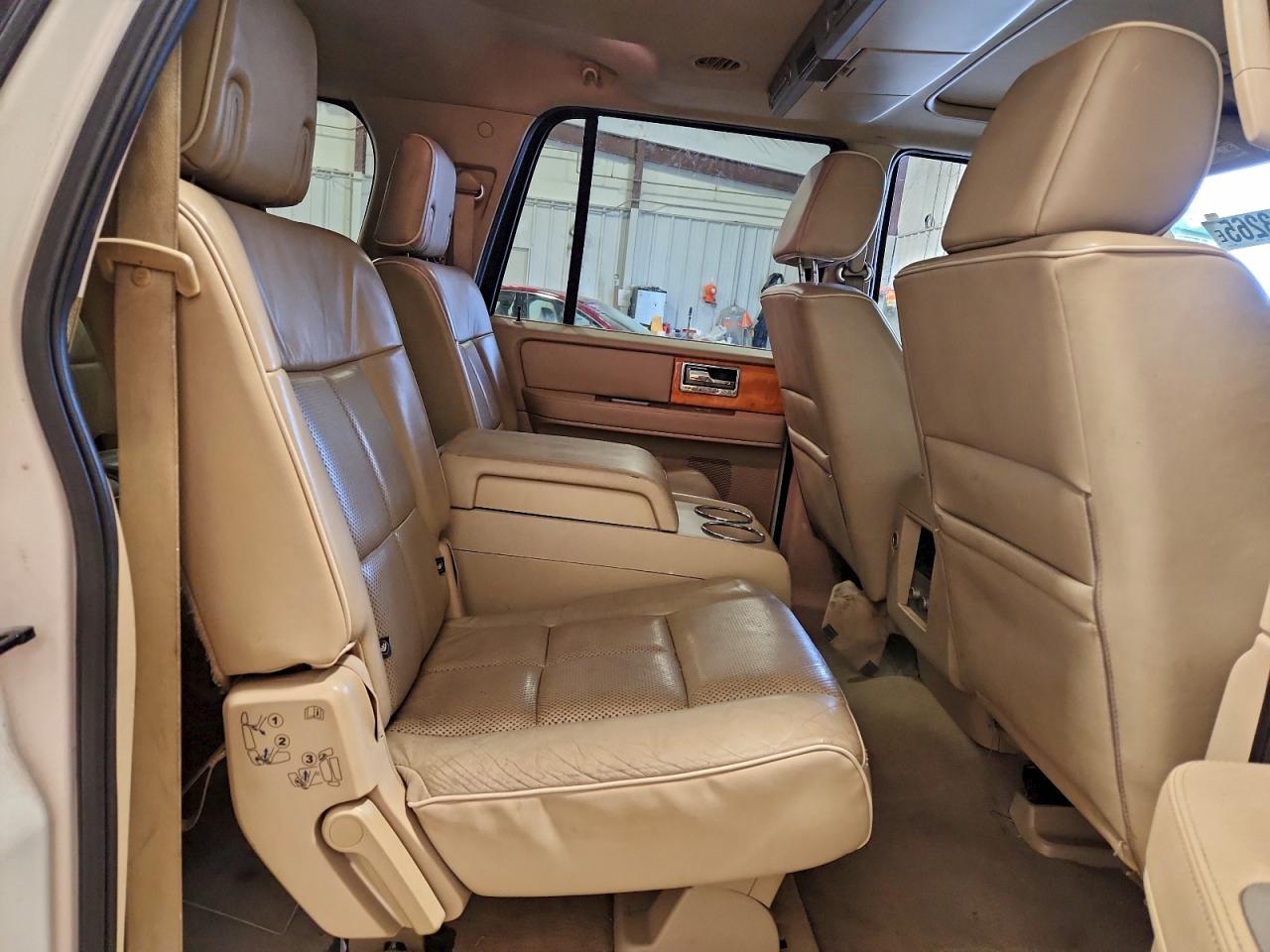 2008 LINCOLN NAVIGATOR L photo 10