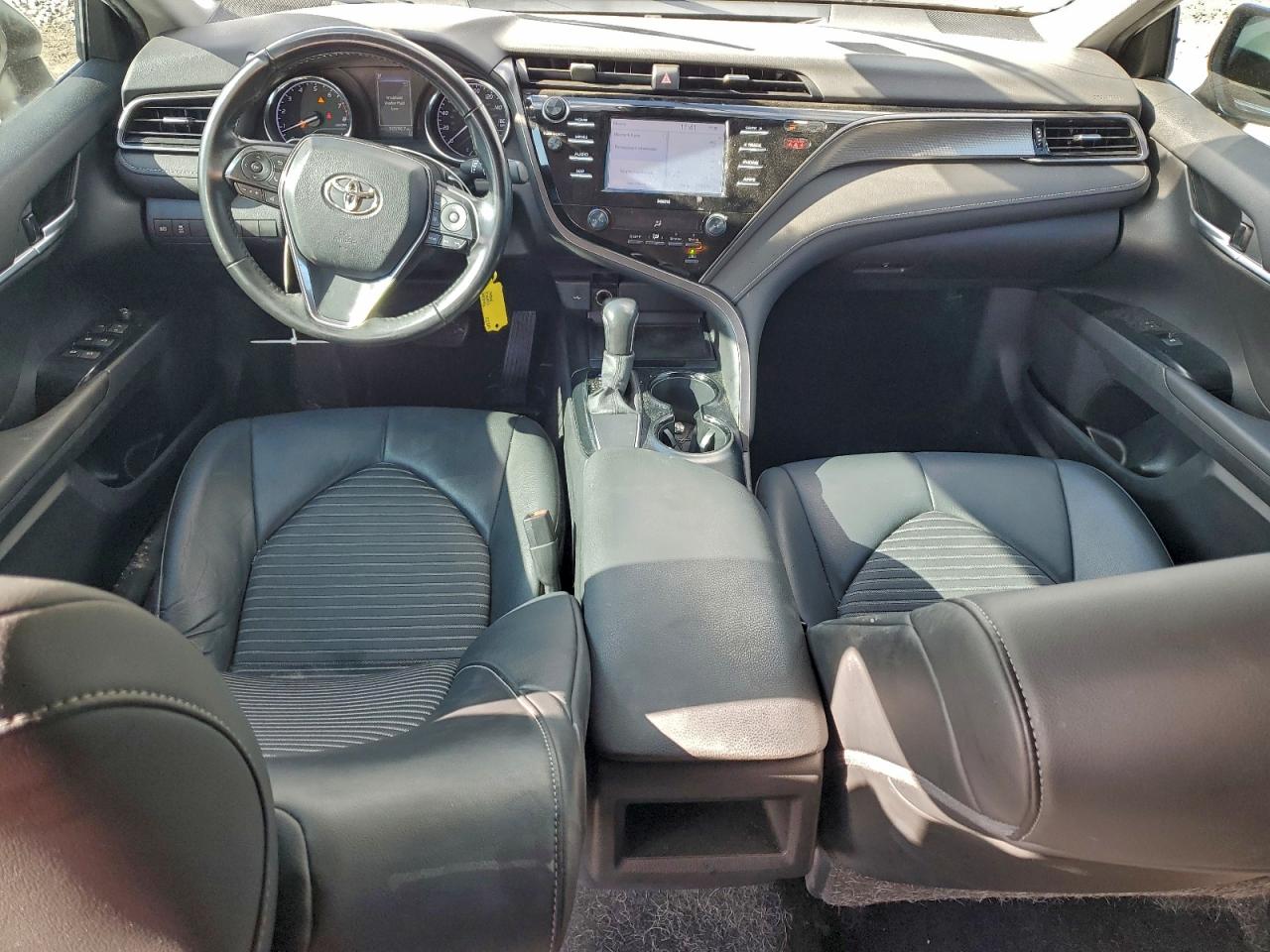2020 TOYOTA CAMRY SE photo 22