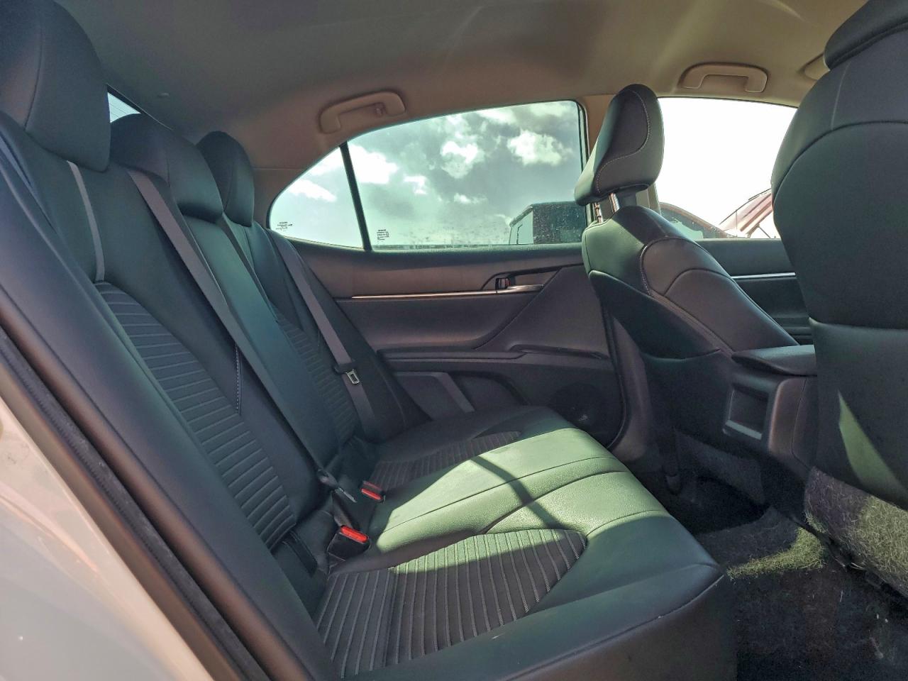 2020 TOYOTA CAMRY SE photo 28
