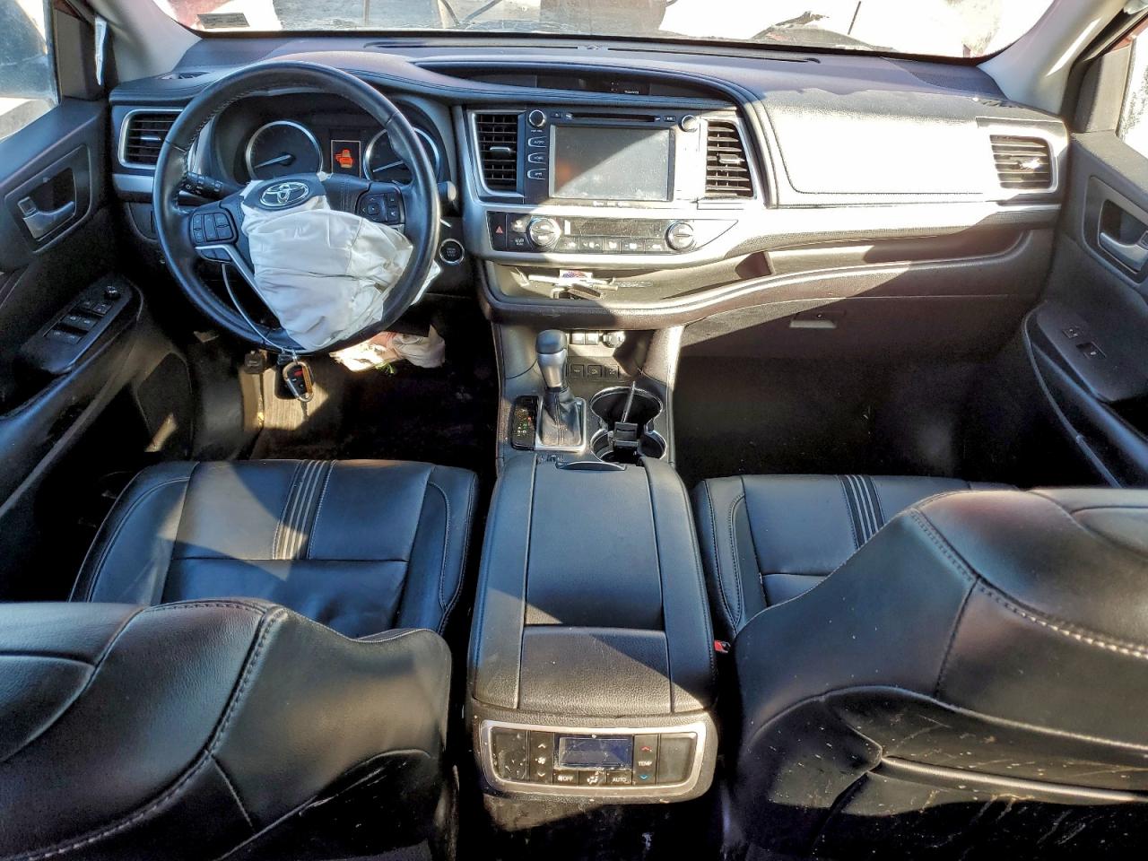 2018 TOYOTA HIGHLANDER SE photo 15