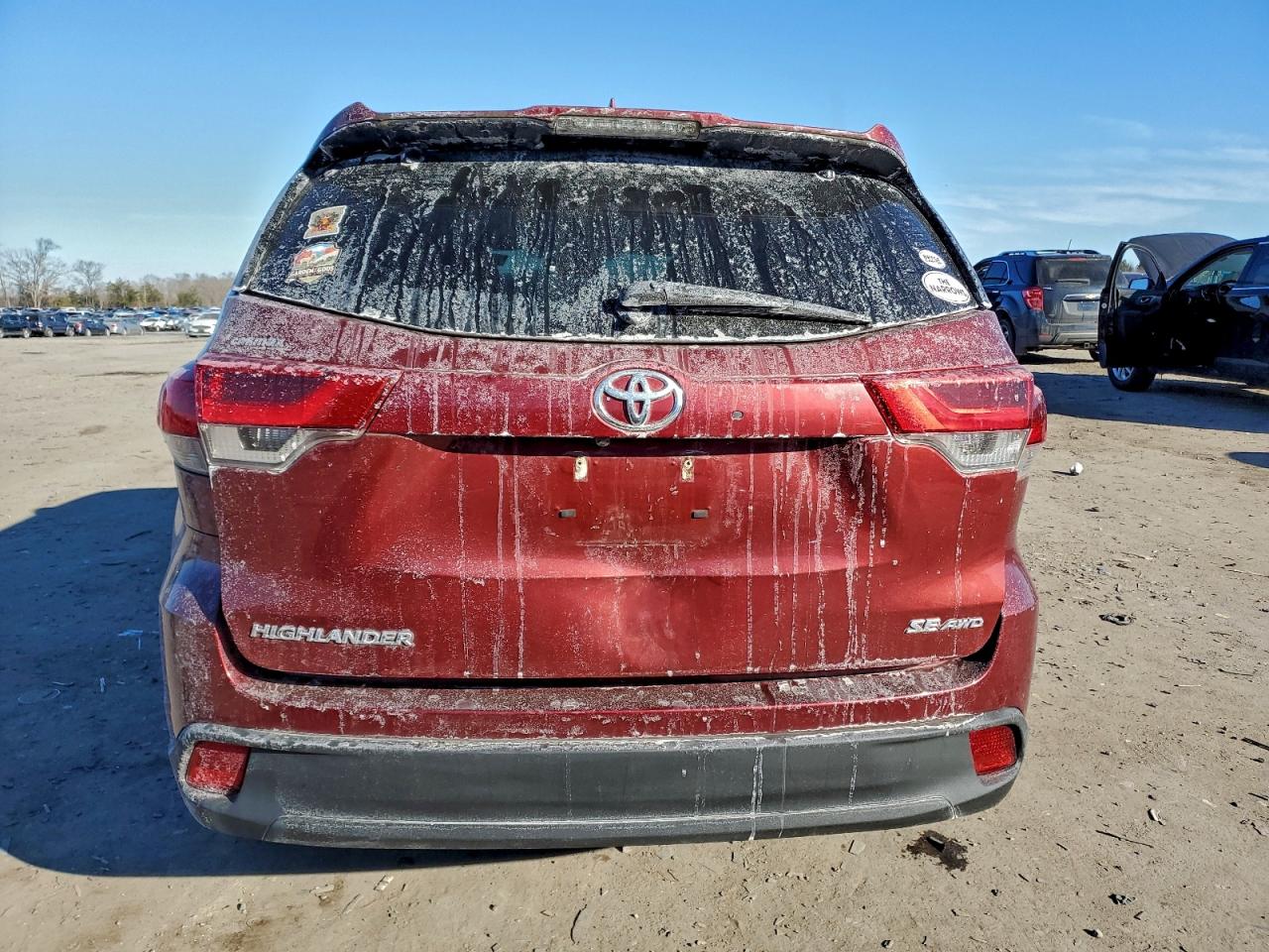 2018 TOYOTA HIGHLANDER SE photo 11