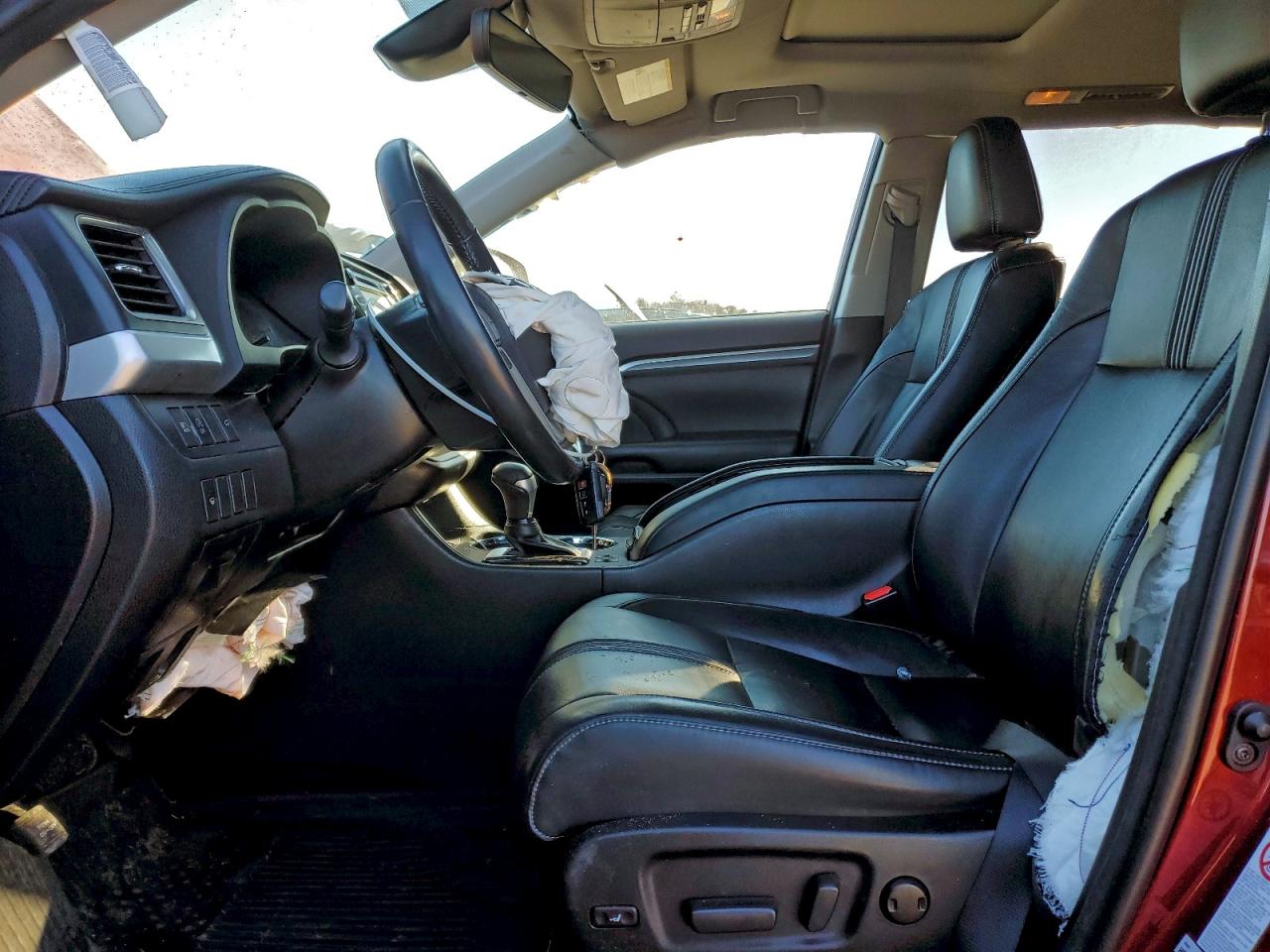 2018 TOYOTA HIGHLANDER SE photo 13
