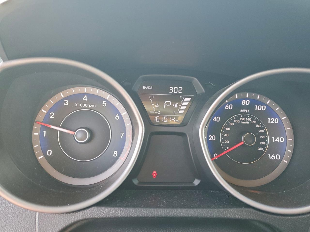 2016 HYUNDAI ELANTRA SE photo 9