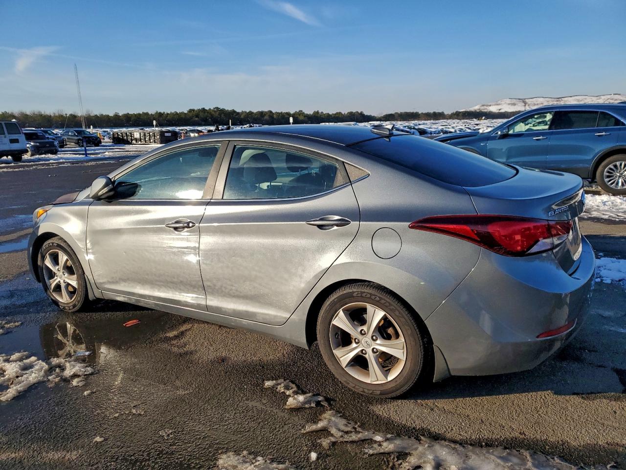 2016 HYUNDAI ELANTRA SE photo 2