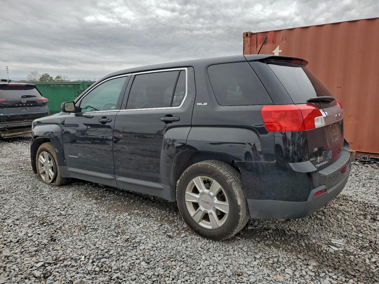 2013 GMC TERRAIN SLE photo 2