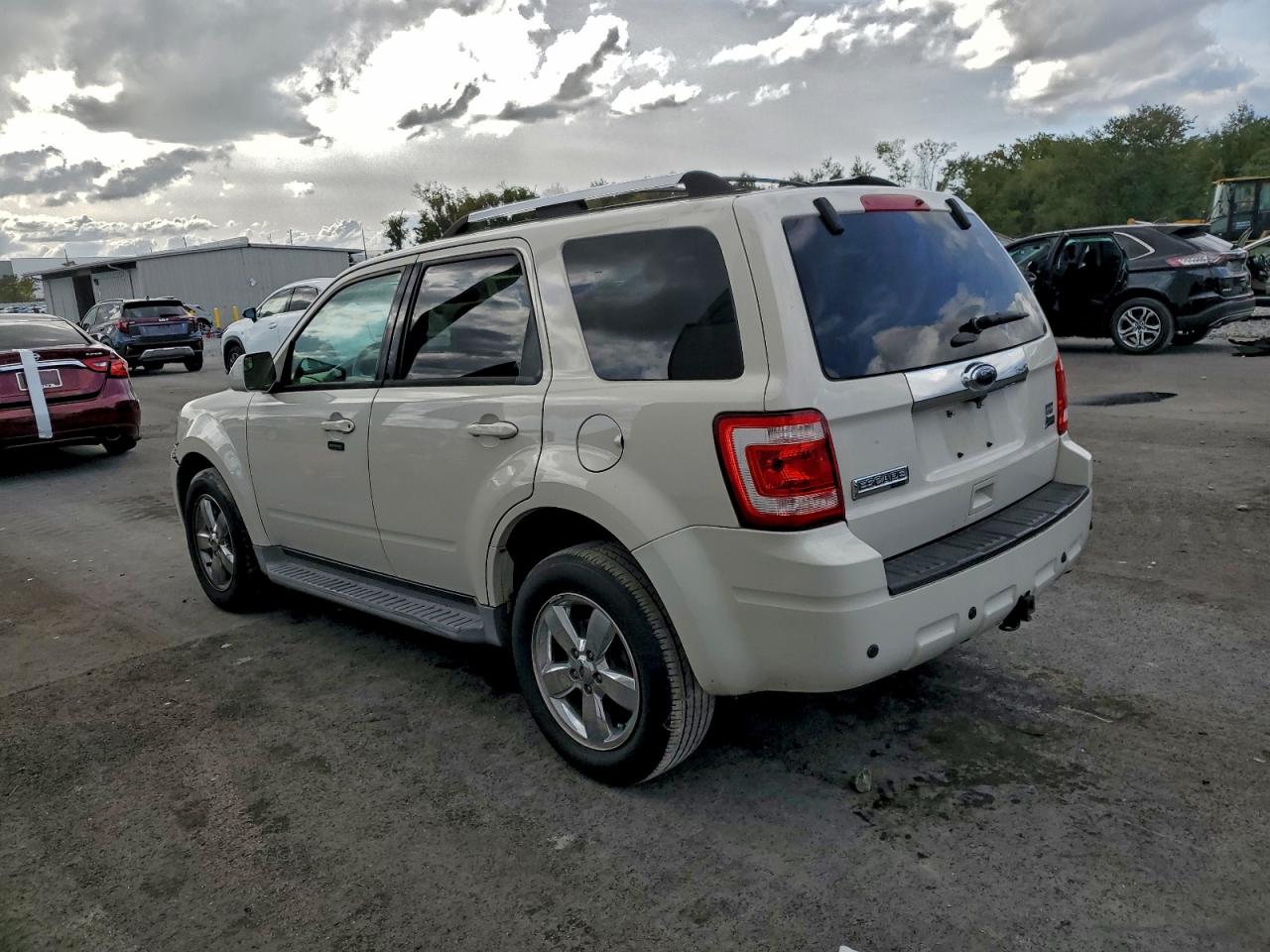 2011 FORD ESCAPE LIMITED photo 2