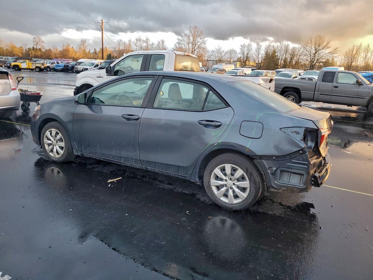 2015 TOYOTA COROLLA L photo 2