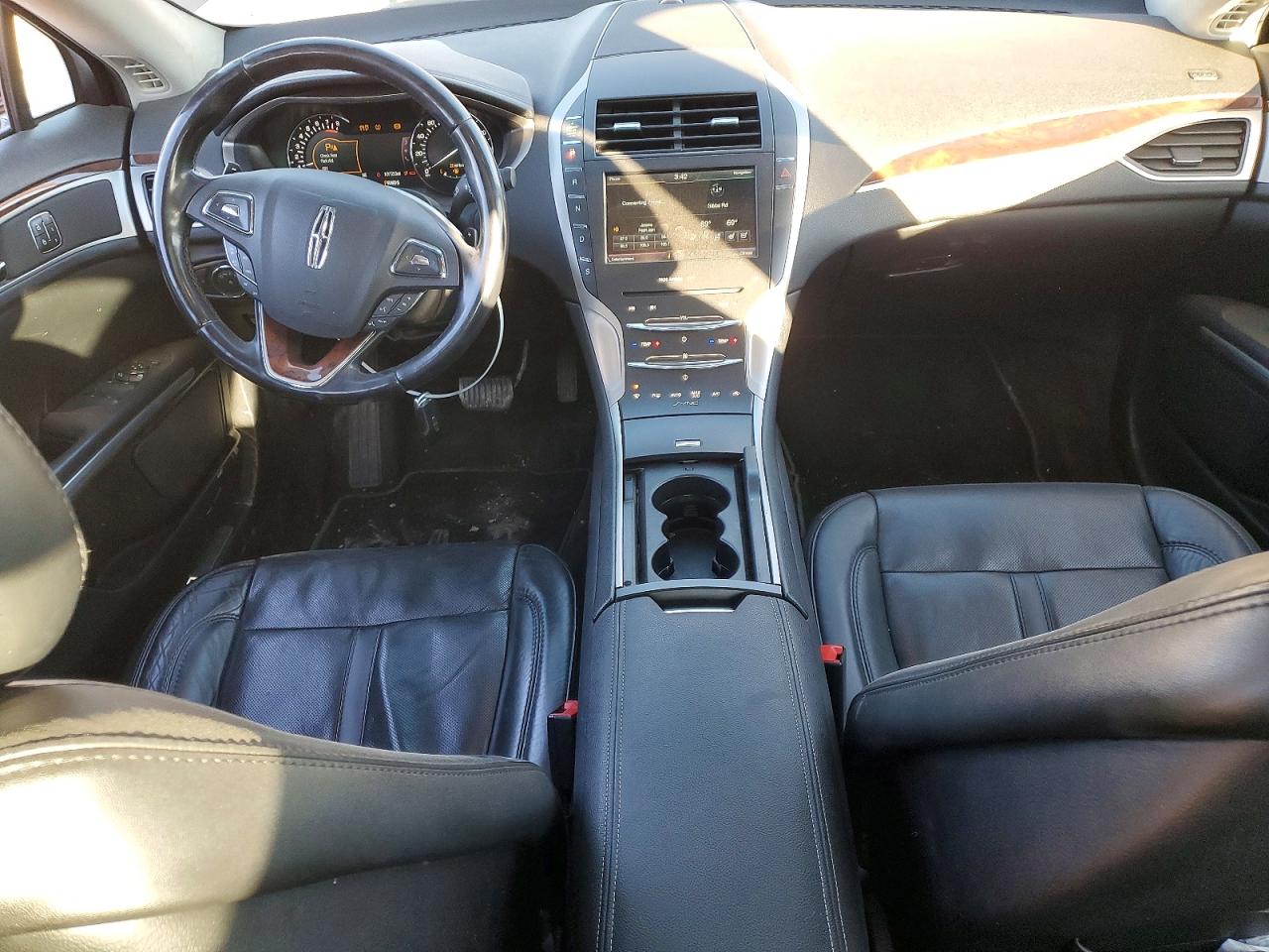 2016 LINCOLN MKZ photo 8