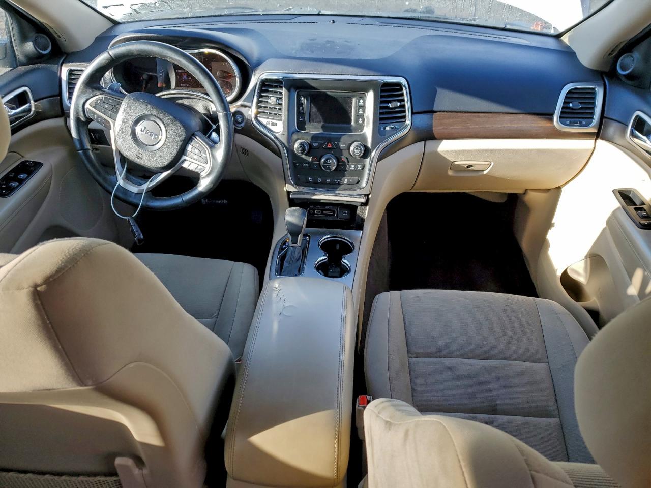 2016 JEEP GRAND CHEROKEE LAREDO photo 22