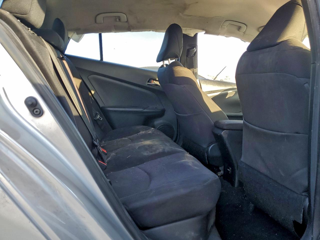 2018 TOYOTA PRIUS photo 37