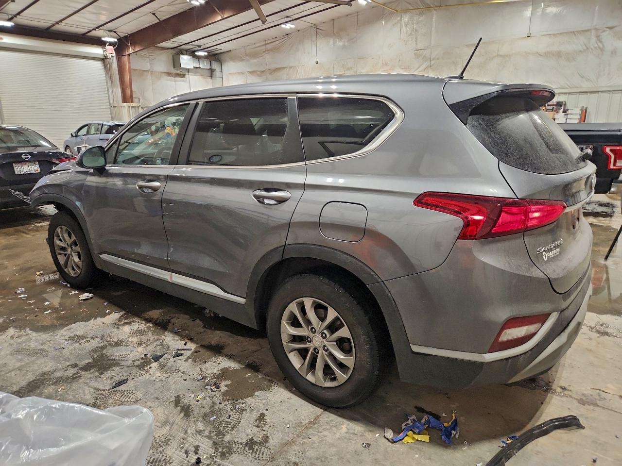 2019 HYUNDAI SANTA FE SE photo 3
