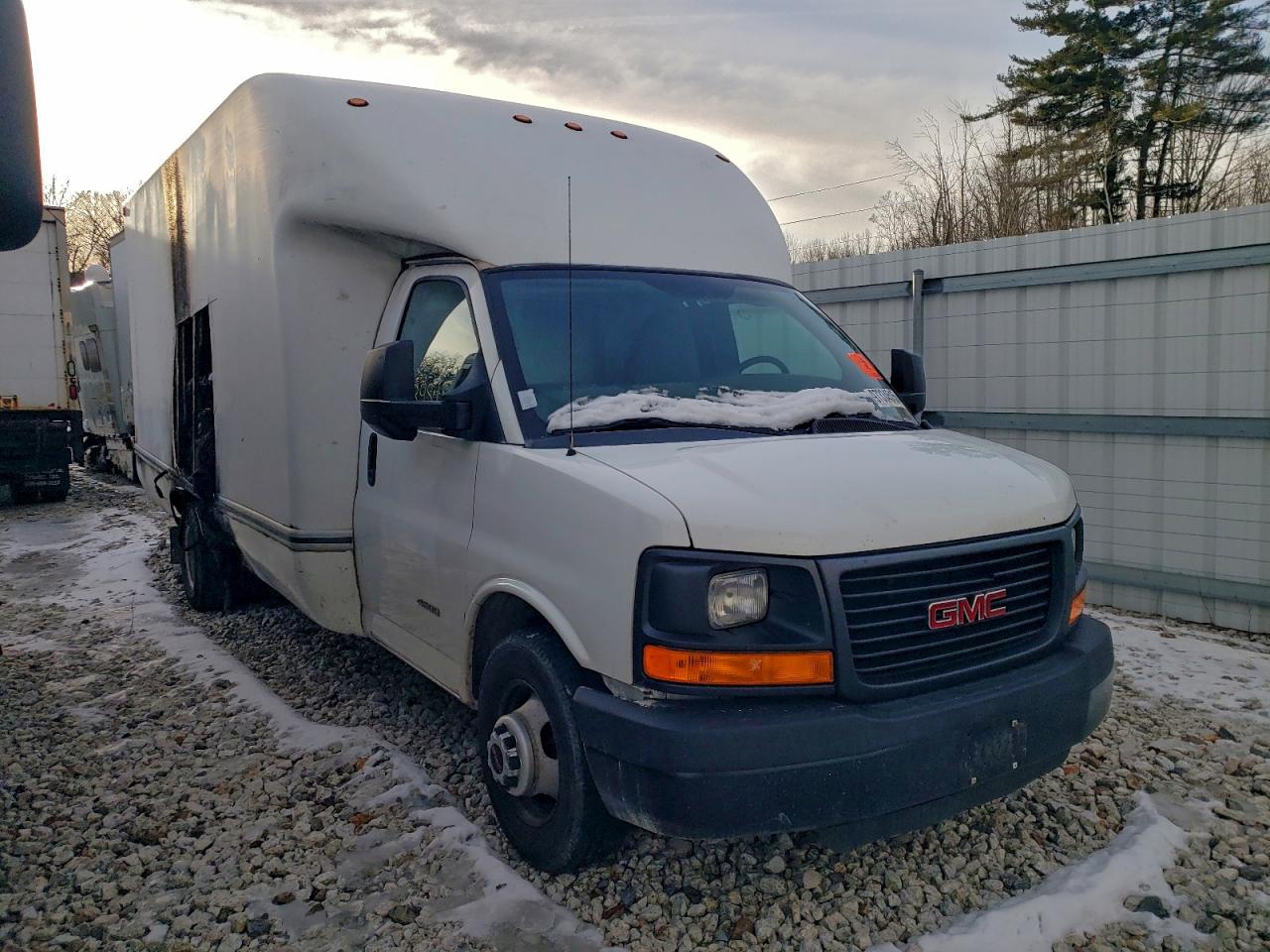 2015 GMC SAVANA DELIVERY TRUCK photo 4