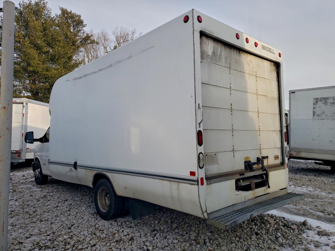 2015 GMC SAVANA DELIVERY TRUCK photo 2