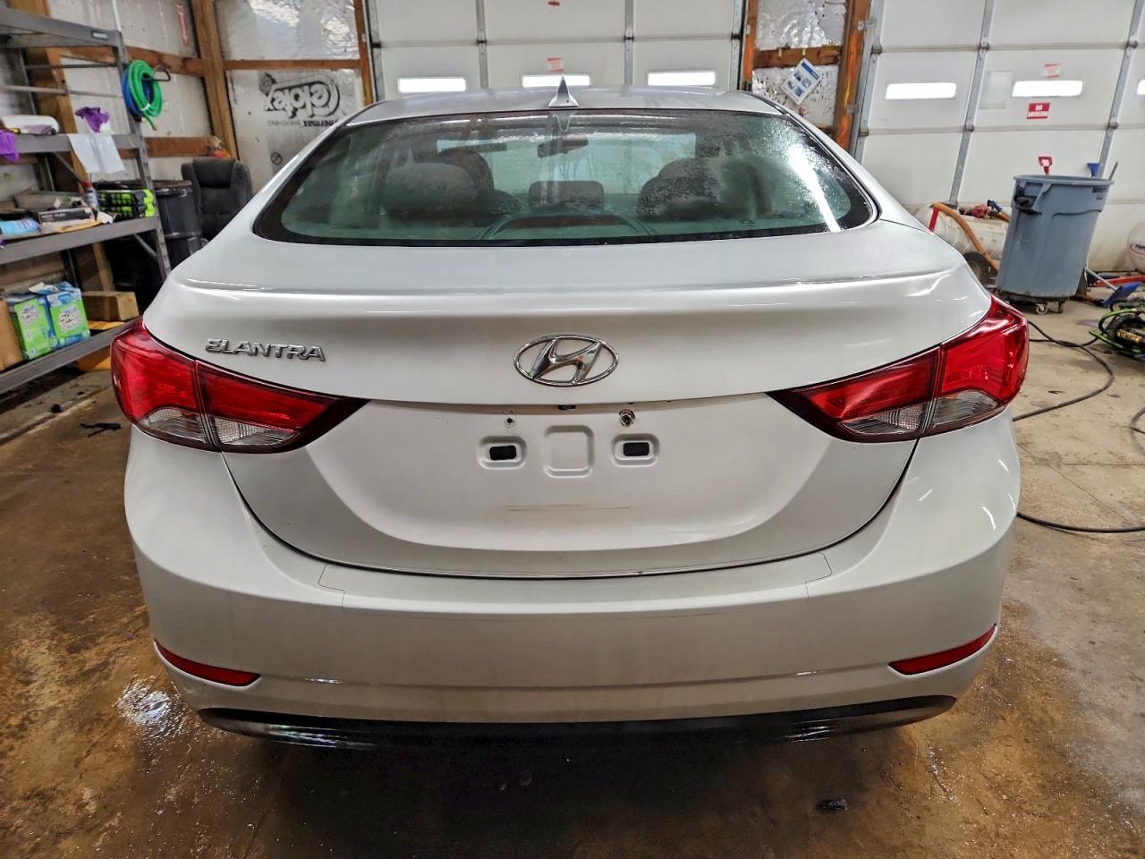 2015 HYUNDAI ELANTRA SE photo 6