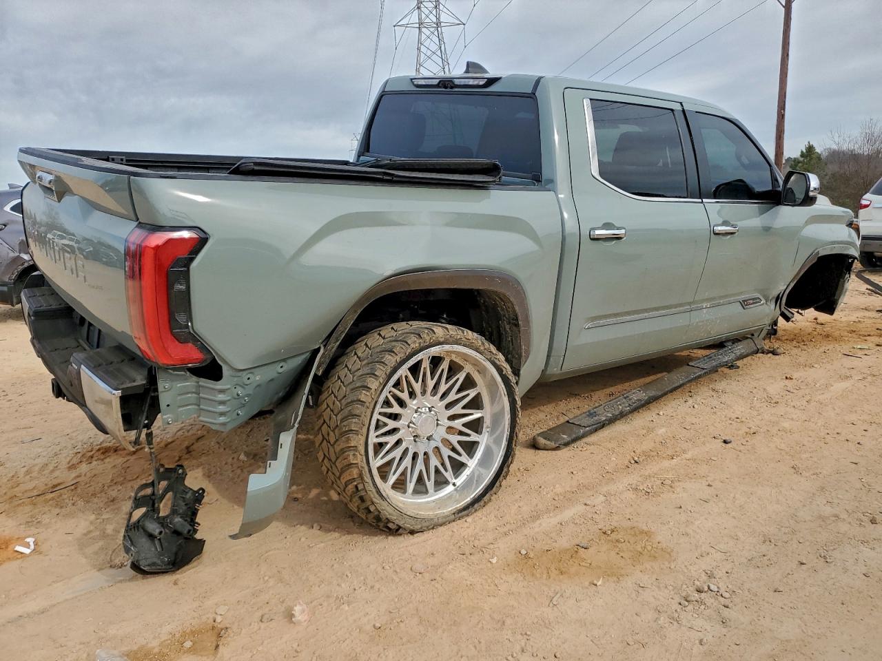 2024 TOYOTA TUNDRA CREWMAX PLATINUM photo 3
