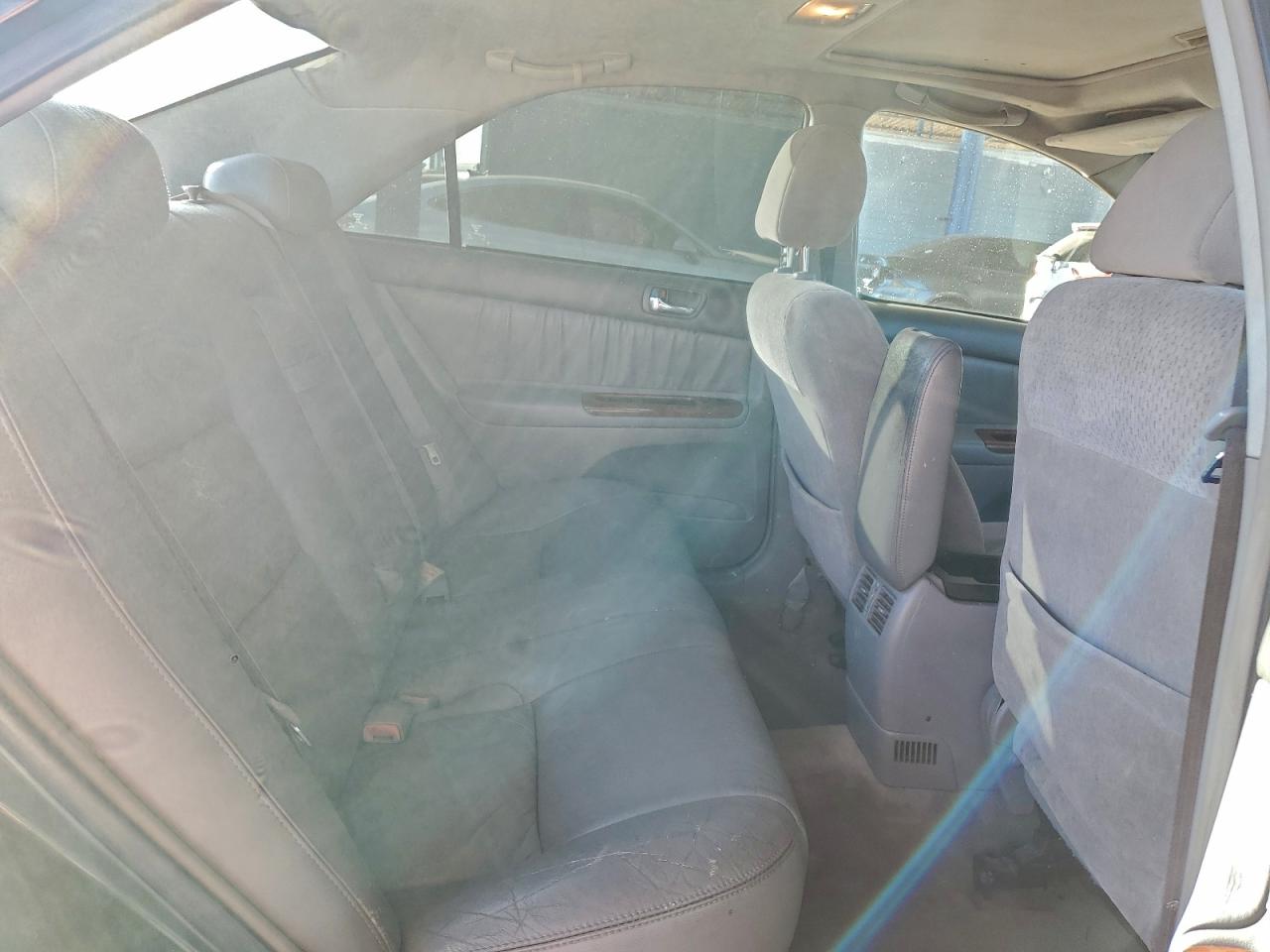 2004 TOYOTA CAMRY LE photo 10