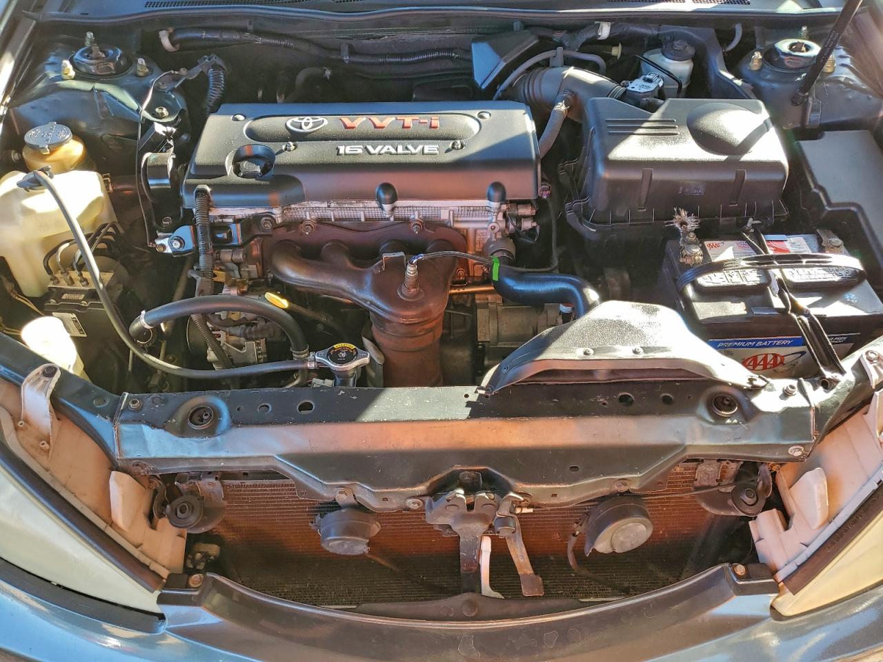 2004 TOYOTA CAMRY LE photo 11