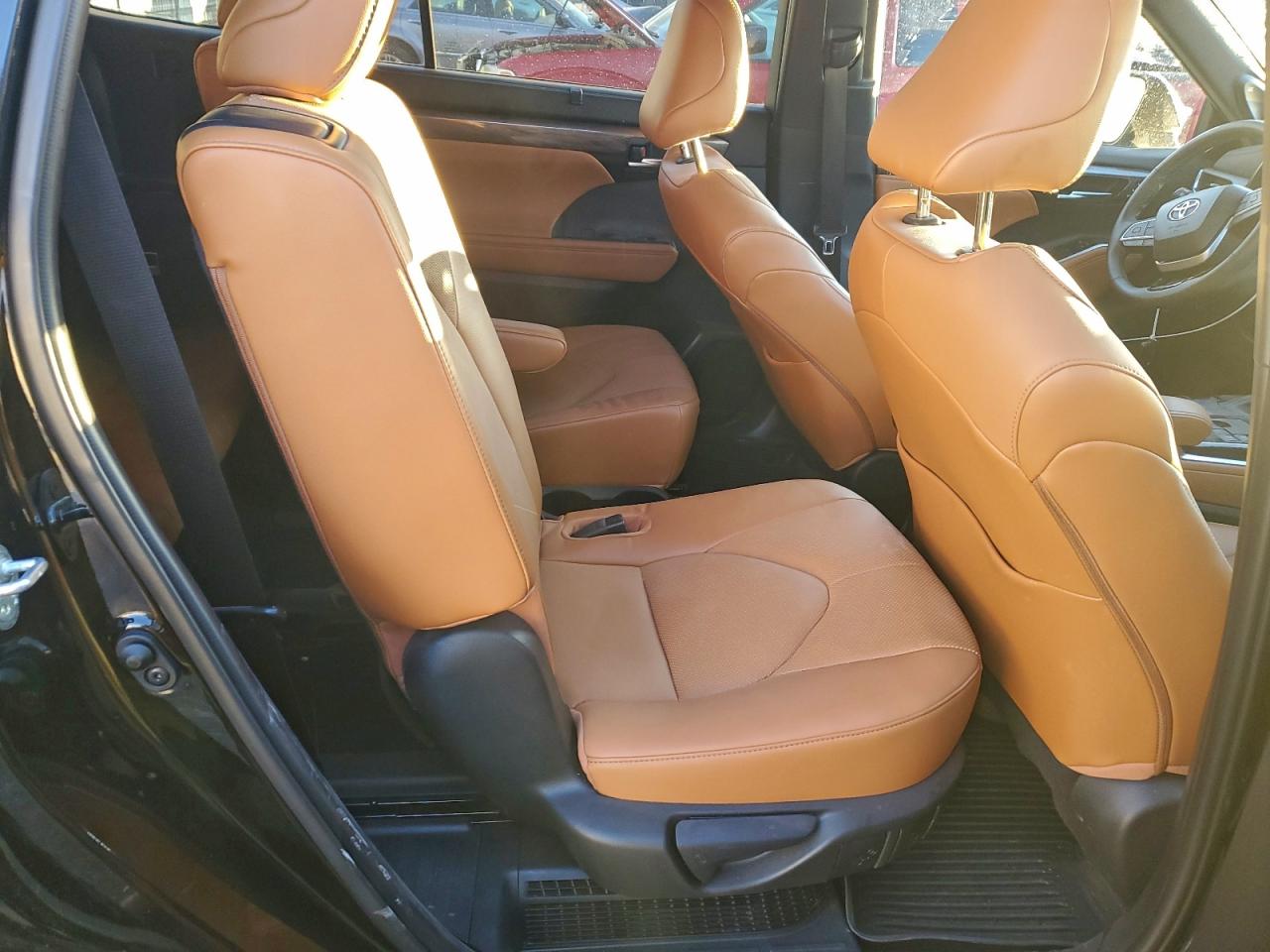 2023 TOYOTA HIGHLANDER HYBRID LIMITED photo 11
