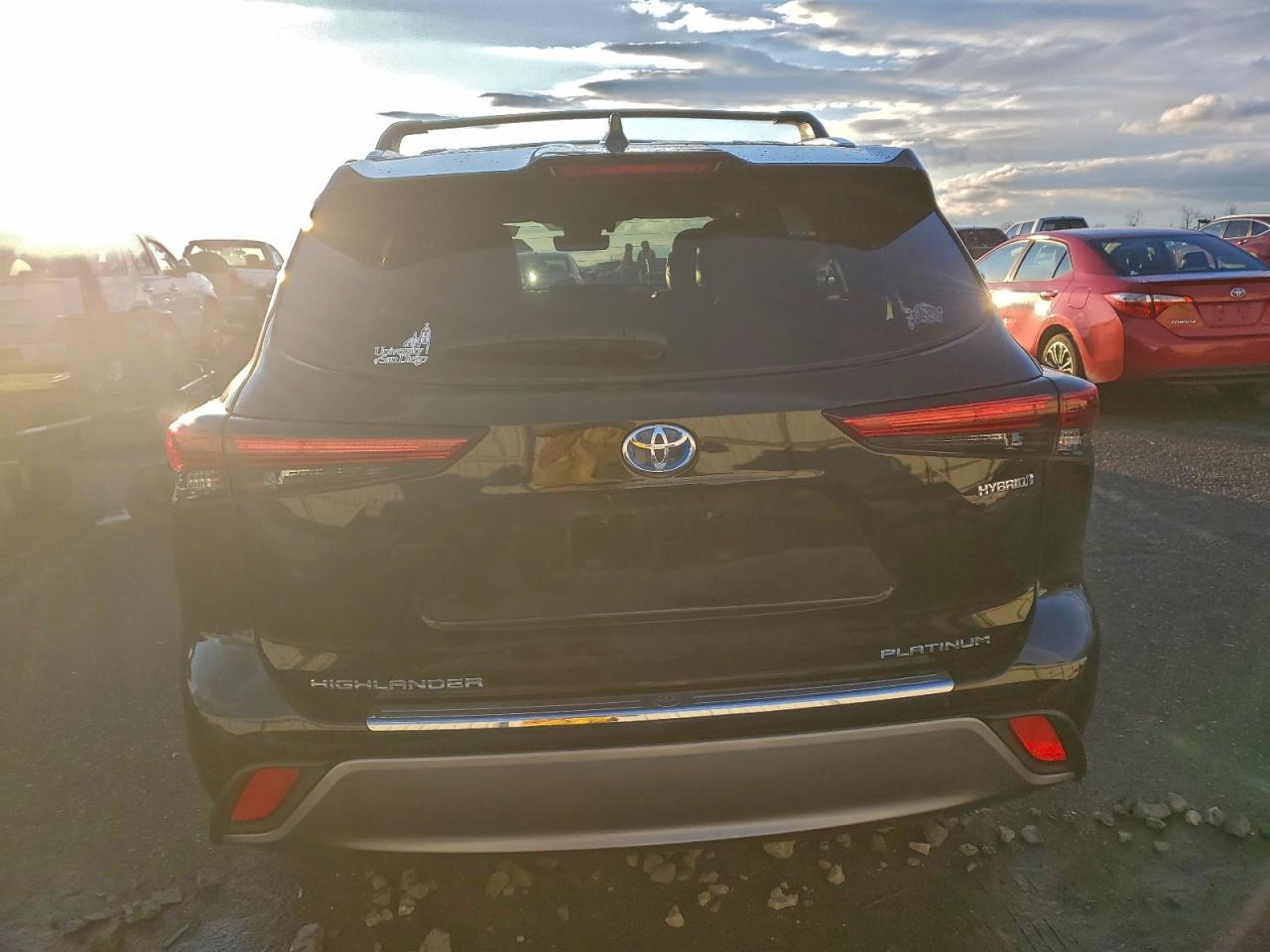 2023 TOYOTA HIGHLANDER HYBRID LIMITED photo 6