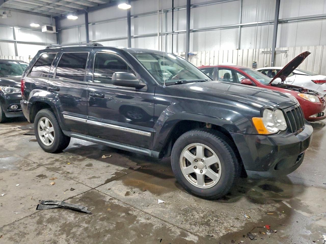 2010 JEEP GRAND CHEROKEE LAREDO photo 4