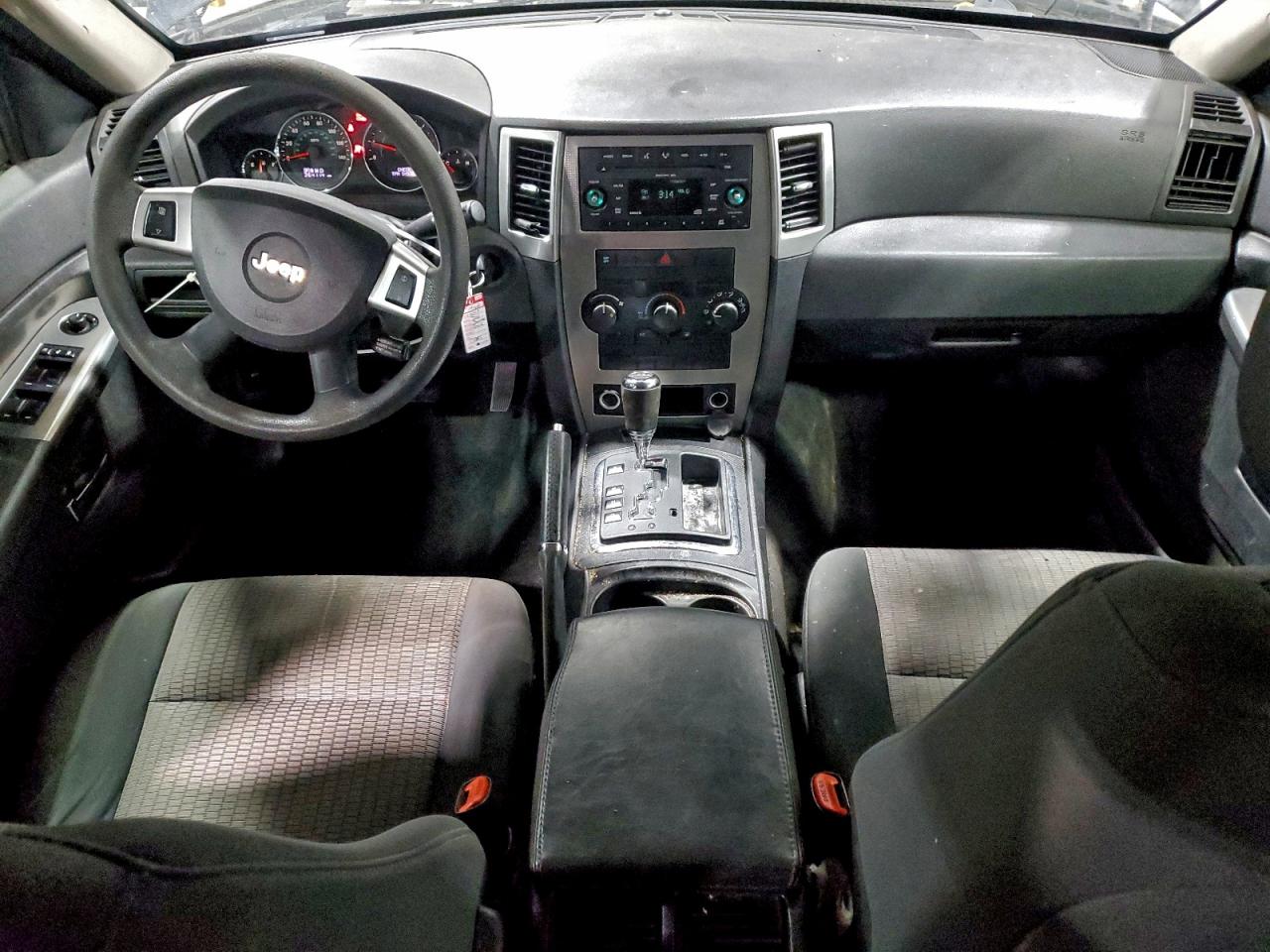 2010 JEEP GRAND CHEROKEE LAREDO photo 8