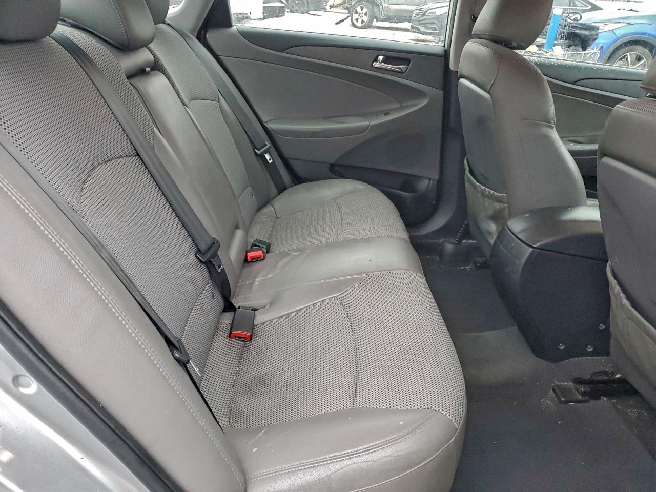2013 HYUNDAI SONATA SE photo 10
