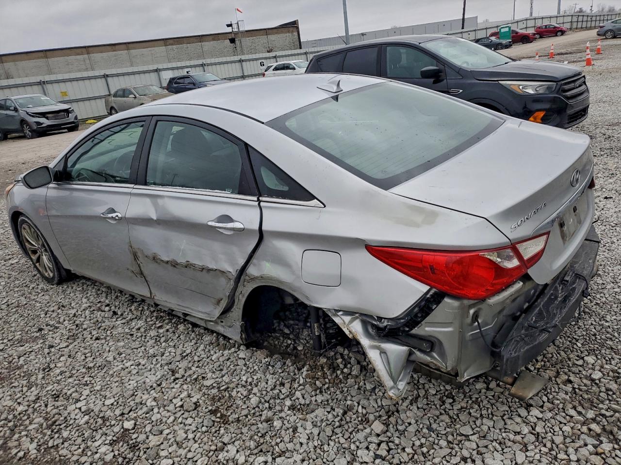 2013 HYUNDAI SONATA SE photo 2