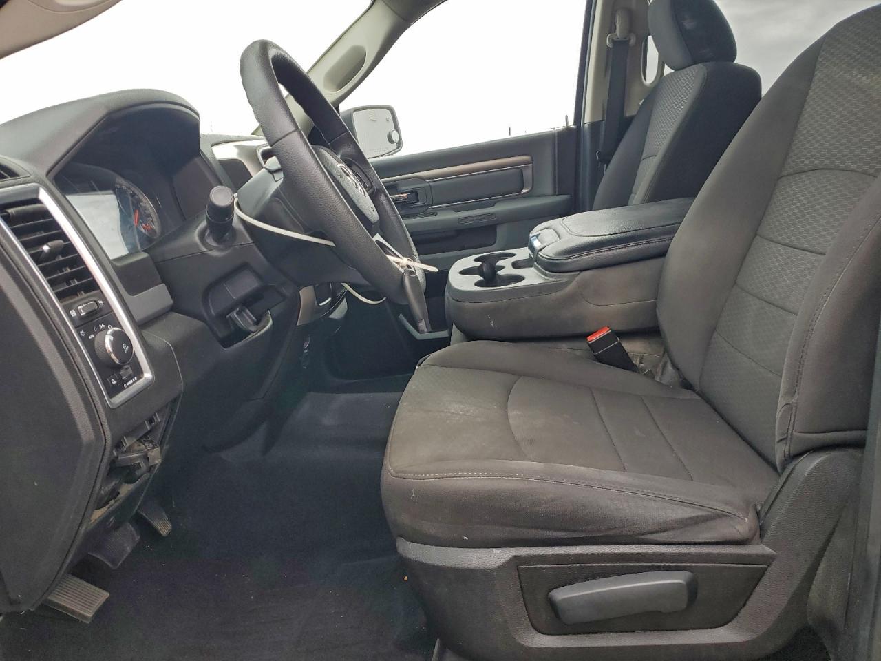 2019 RAM 1500 CLASSIC SLT photo 19