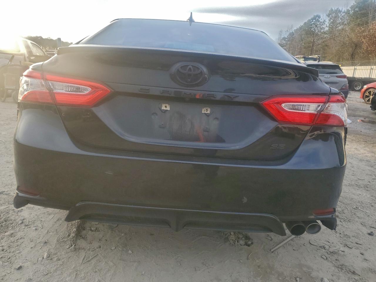 2020 TOYOTA CAMRY SE photo 11