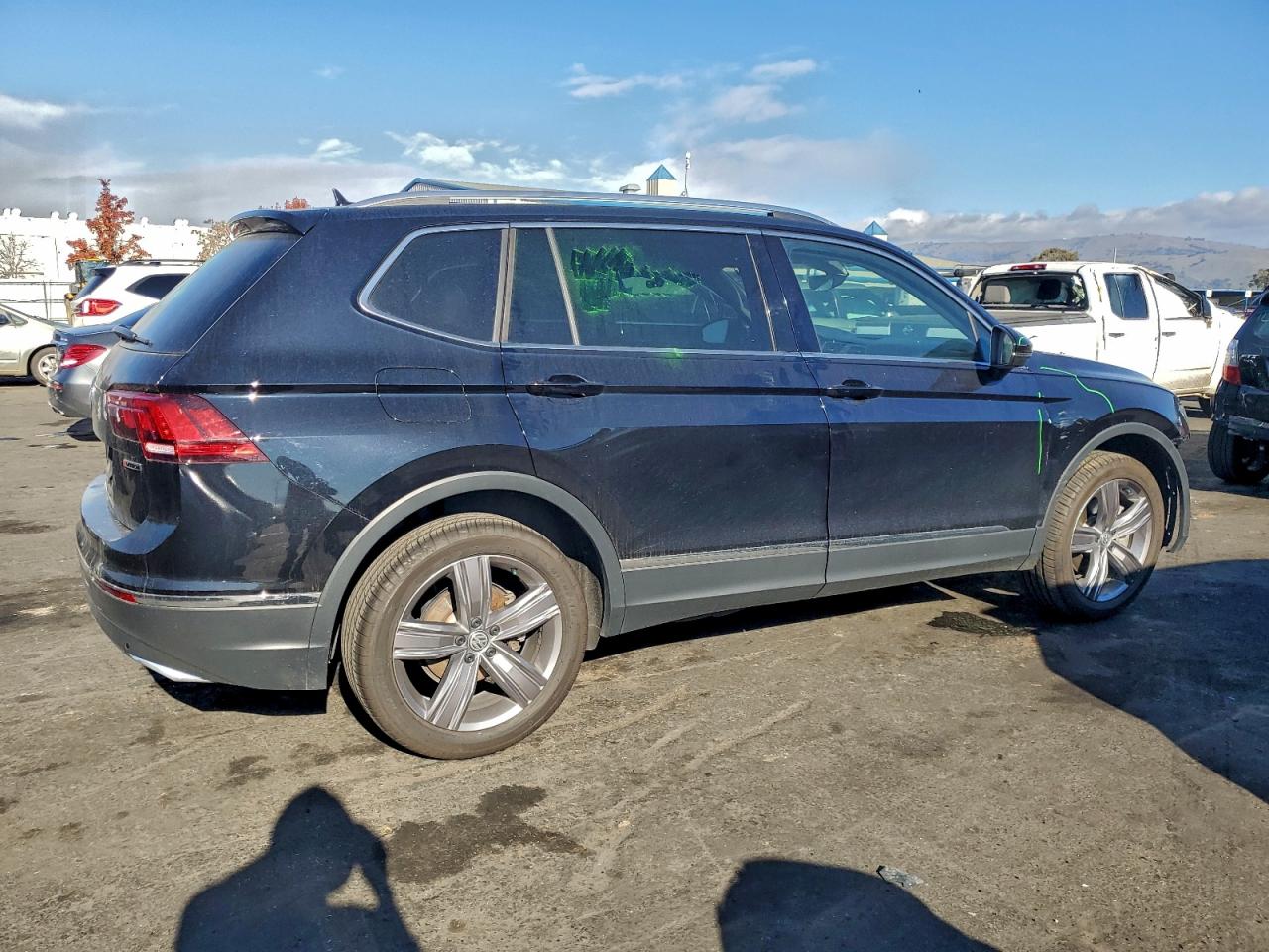2021 VOLKSWAGEN TIGUAN SE photo 3