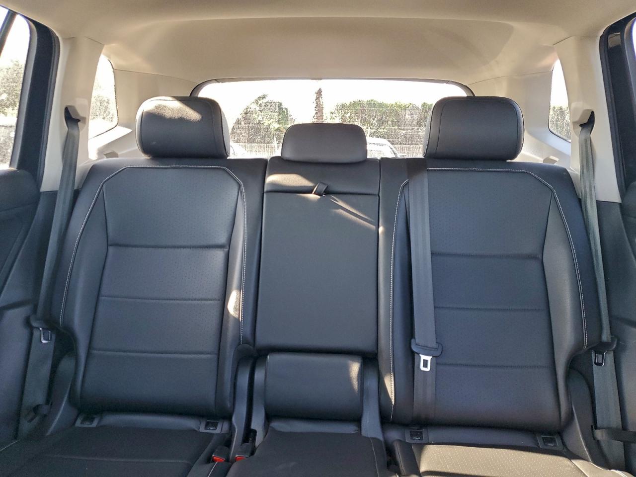 2021 VOLKSWAGEN TIGUAN SE photo 10