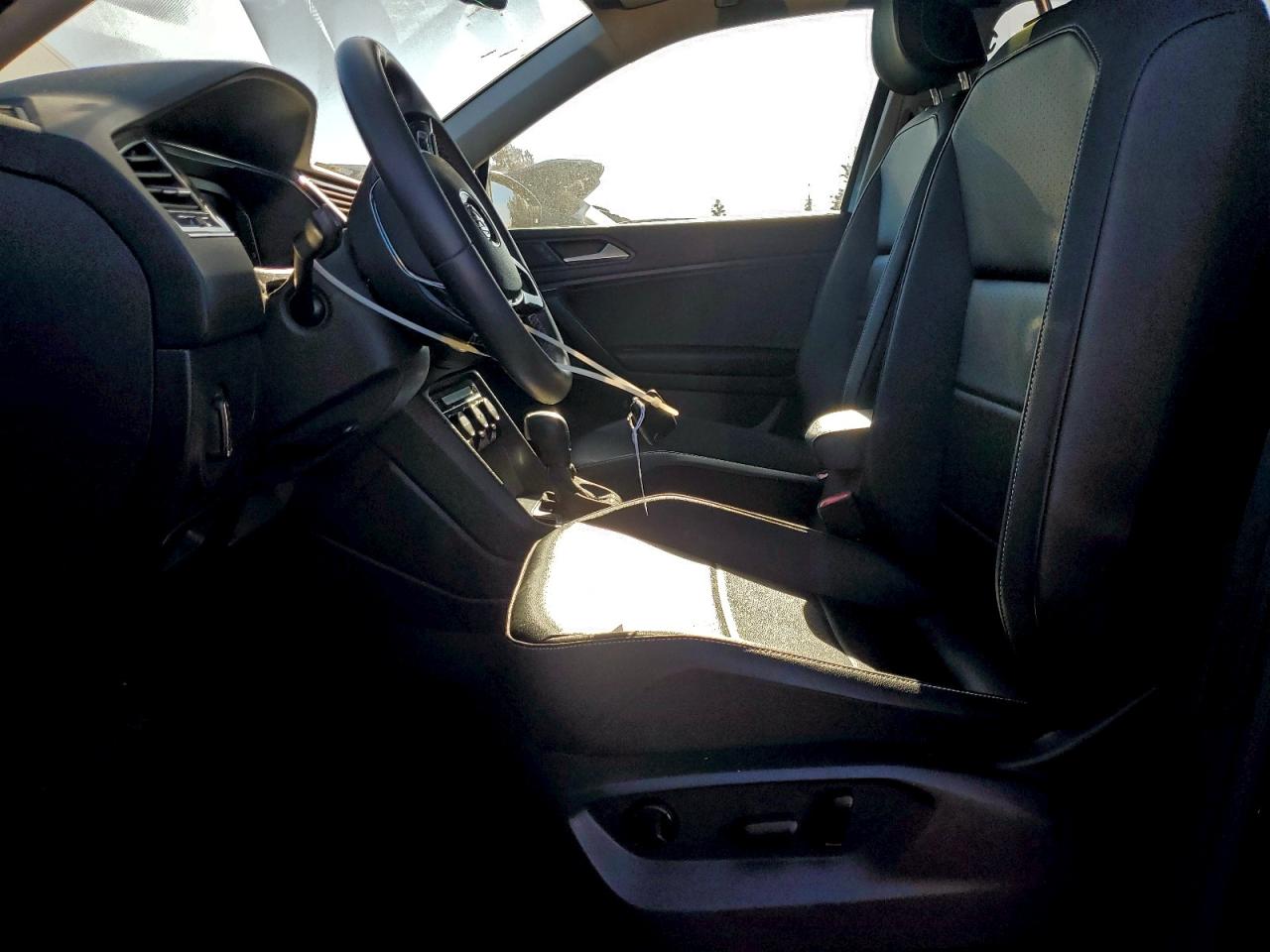 2021 VOLKSWAGEN TIGUAN SE photo 7