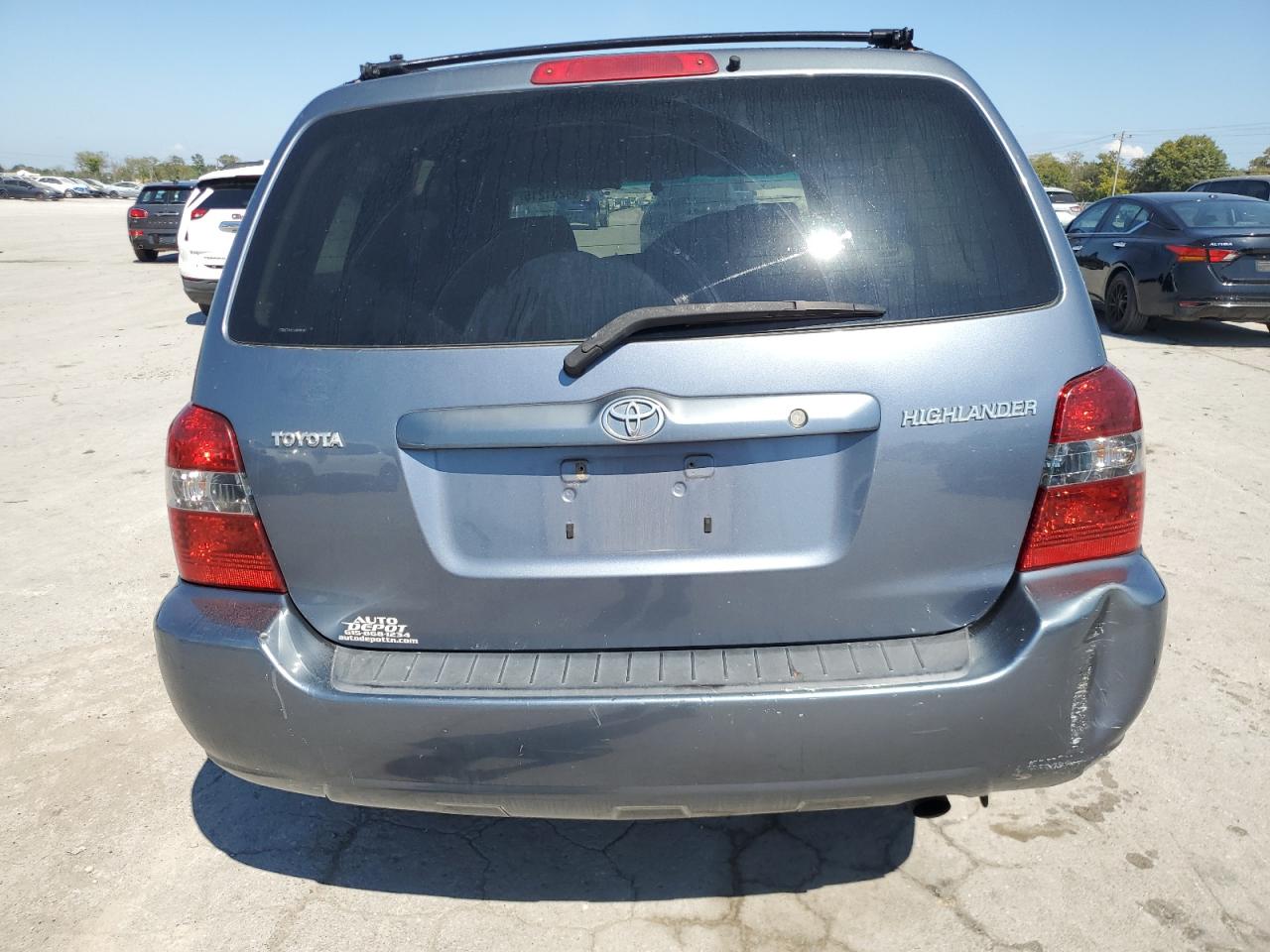 2004 TOYOTA HIGHLANDER photo 6