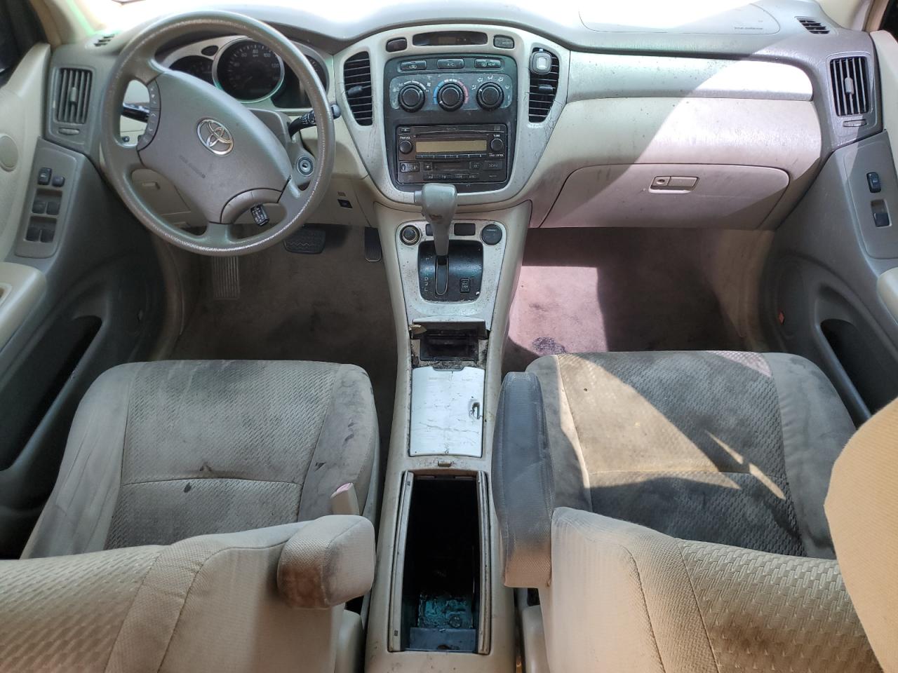2004 TOYOTA HIGHLANDER photo 8