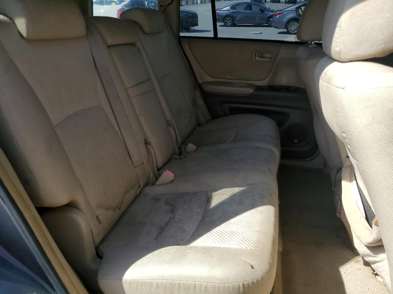 2004 TOYOTA HIGHLANDER photo 11