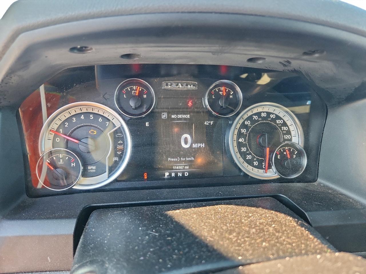 2017 RAM 1500 SLT photo 9