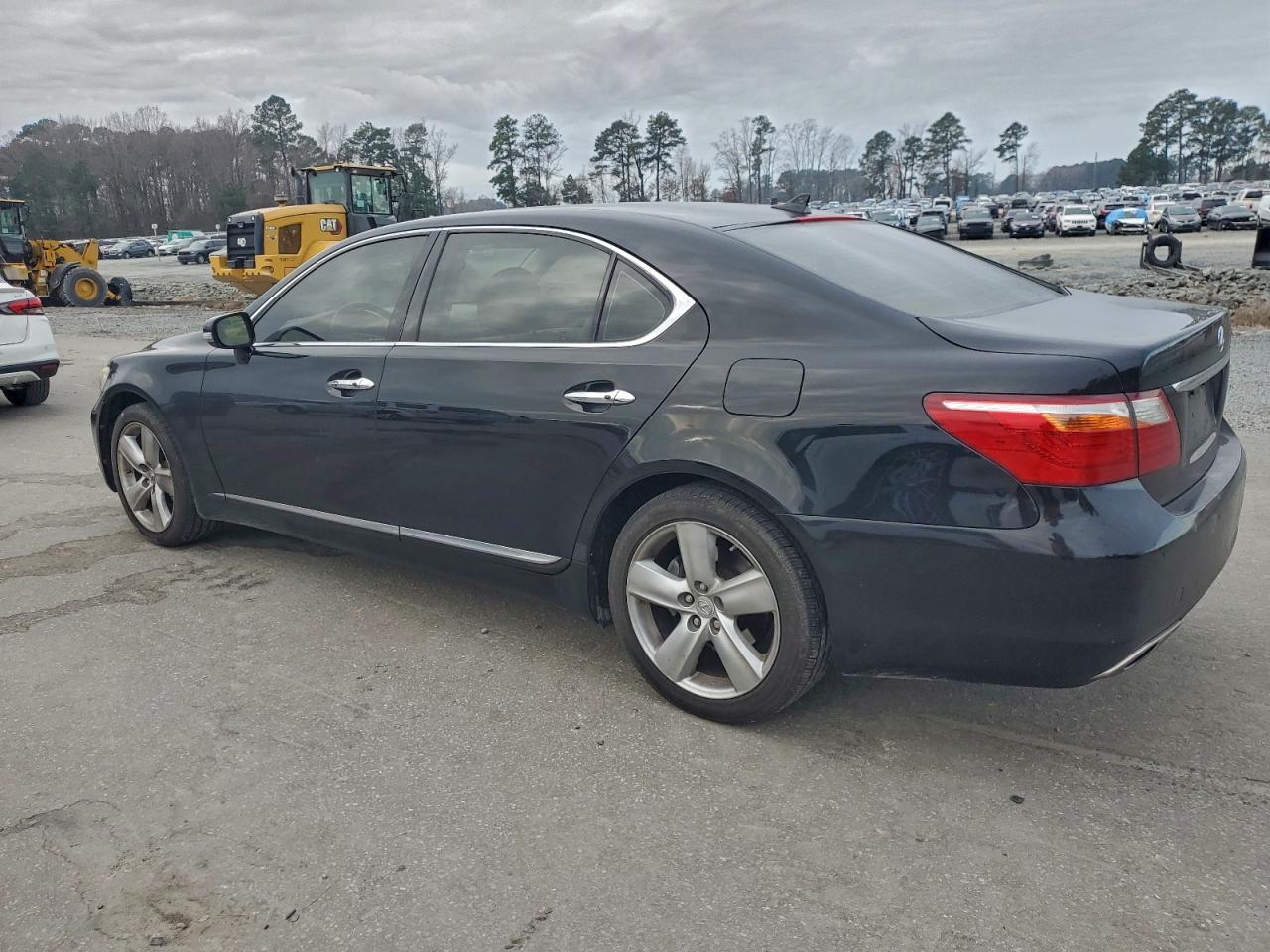 2012 LEXUS LS 460L photo 2