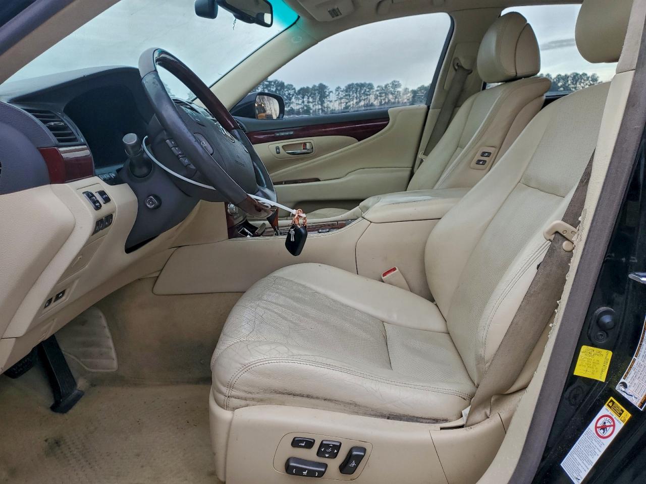 2012 LEXUS LS 460L photo 7