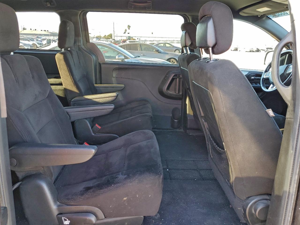 2015 DODGE GRAND CARAVAN SE photo 21