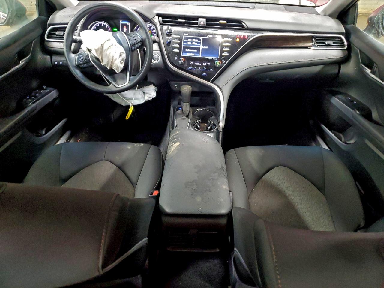 2018 TOYOTA CAMRY L photo 15
