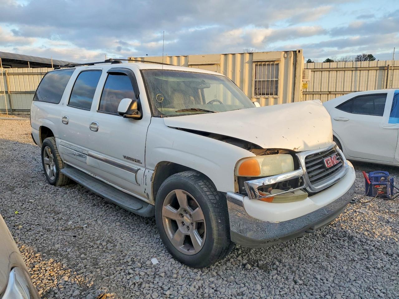 2002 GMC YUKON XL C1500 photo 4