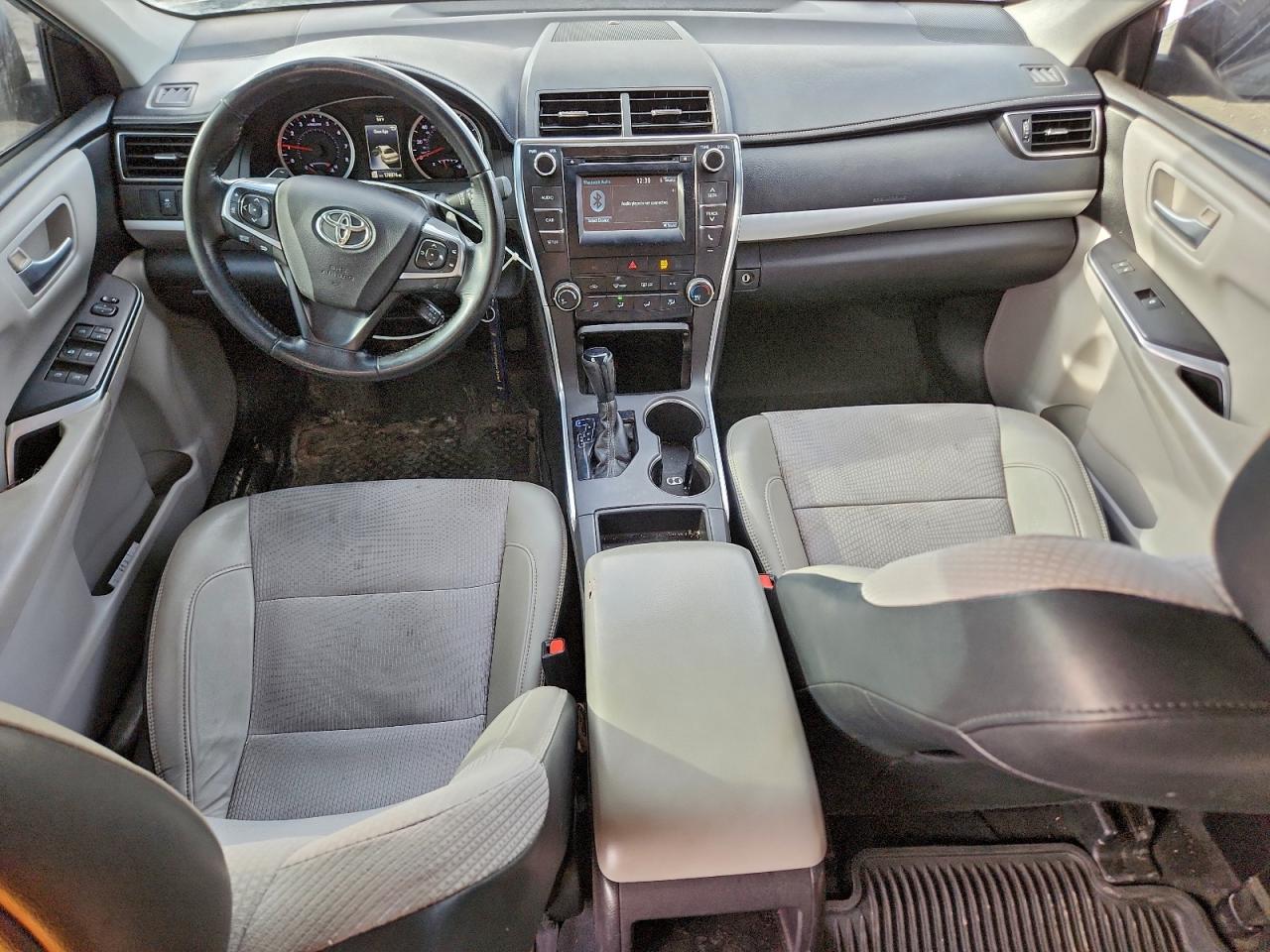 2016 TOYOTA CAMRY LE photo 8