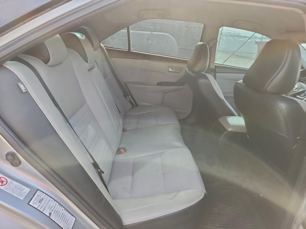 2016 TOYOTA CAMRY LE photo 10